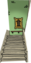 EdnaAndHarvey 6002-treppe.png